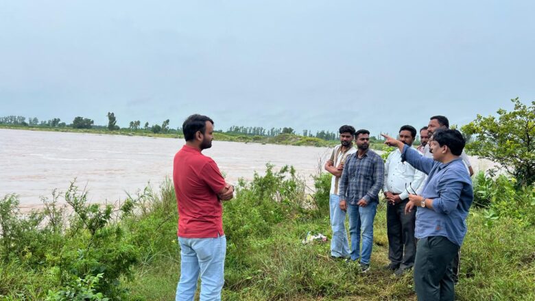 ਸਤਲੁਜ ਦਰਿਆ ਨਾਲ ਲੱਗਦੇ ਹੜ੍ਹ ਸੰਭਾਵਿਤ ਖੇਤਰਾਂ ’ਤੇ ਜਲੰਧਰ ਪ੍ਰਸ਼ਾਸਨ ਦੀ ਪੈਨੀ ਨਜ਼ਰ