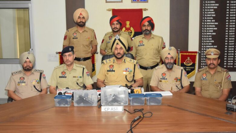 ਪੰਜਾਬ ਪੁਲਿਸ ਨੇ ਐਨਡੀਆਰਐਫ, ਐਸਡੀਆਰਐਫ ਅਤੇ ਫੌਜ ਨਾਲ ਮਿਲ ਕੇ ਹੜ੍ਹ ਪ੍ਰਭਾਵਿਤ ਜ਼ਿਲ੍ਹਿਆਂ ਵਿੱਚ ਬਚਾਅ ਕਾਰਜਾਂ ਨੂੰ ਕੀਤਾ ਤੇਜ਼