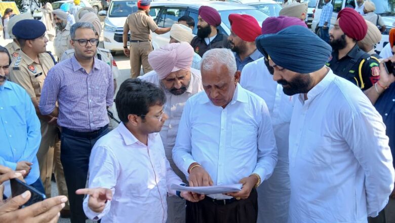 ਬਰਿੰਦਰ ਕੁਮਾਰ ਗੋਇਲ ਵੱਲੋਂ ਫਿਰੋਜ਼ਪੁਰ ਅਤੇ ਤਰਨ ਤਾਰਨ ਜ਼ਿਲ੍ਹਿਆਂ ਵਿੱਚ ਰਾਹਤ ਕਾਰਜਾਂ ਦਾ ਜਾਇਜ਼ਾ ਲੈਣ ਲਈ ਹੜ੍ਹ ਪ੍ਰਭਾਵਿਤ ਖੇਤਰਾਂ ਦਾ ਦੌਰਾ