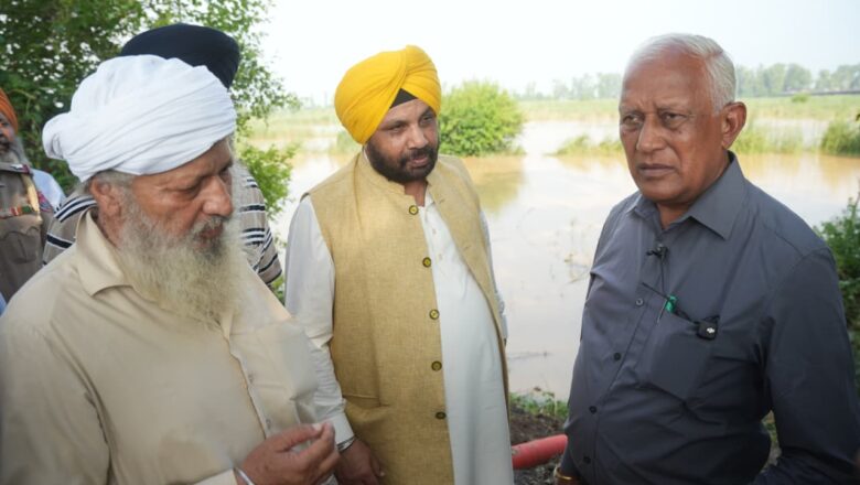 ਪੰਜਾਬ ਸਰਕਾਰ ਨੇ ਹੜ੍ਹਾਂ ਨਾਲ ਨਜਿੱਠਣ ਲਈ ਝੋਕੀ ਪੂਰੀ ਤਾਕਤ: ਬਚਾਅ ਅਤੇ ਰਾਹਤ ਕਾਰਜ ਜੰਗੀ ਪੱਧਰ ‘ਤੇ ਜਾਰੀ