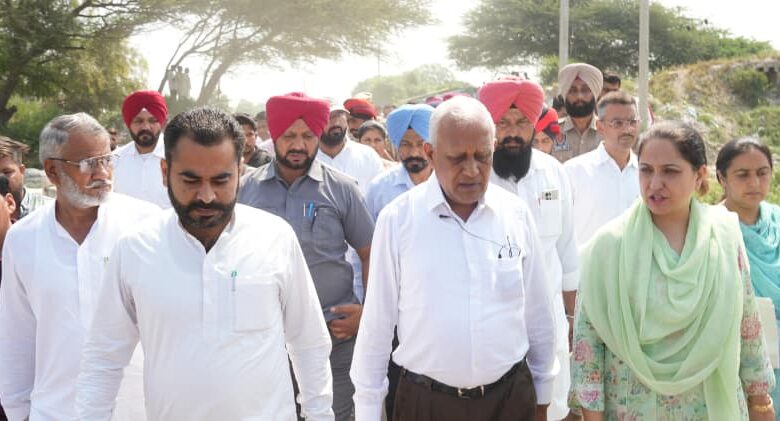 ਕੈਬਨਿਟ ਮੰਤਰੀ ਬਰਿੰਦਰ ਕੁਮਾਰ ਗੋਇਲ ਅਤੇ ਤਰੁਨਪ੍ਰੀਤ ਸਿੰਘ ਸੌਂਦ ਵੱਲੋਂ ਜ਼ਿਲ੍ਹਾ ਫ਼ਾਜ਼ਿਲਕਾ ਦੇ ਸਰਹੱਦੀ ਪਿੰਡਾਂ ਦਾ ਦੌਰਾ