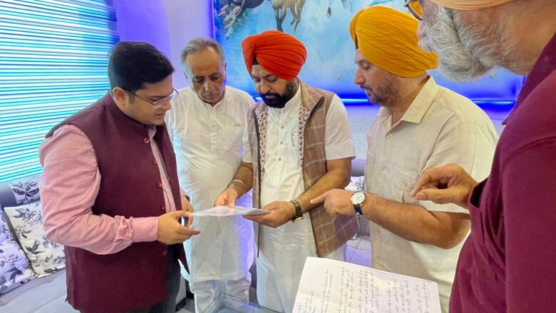 ਕੈਬਨਿਟ ਮੰਤਰੀ ਹਰਦੀਪ ਸਿੰਘ ਮੁੰਡੀਆਂ ਵੱਲੋਂ ਚੇਅਰਮੈਨ ਰਮਨ ਬਹਿਲ ਦੇ ਨਾਲ ਗੁਰਦਾਸਪੁਰ ਵਿਖੇ ਅਰਬਨ ਅਸਟੇਟਾਂ ਦਾ ਦੌਰਾ