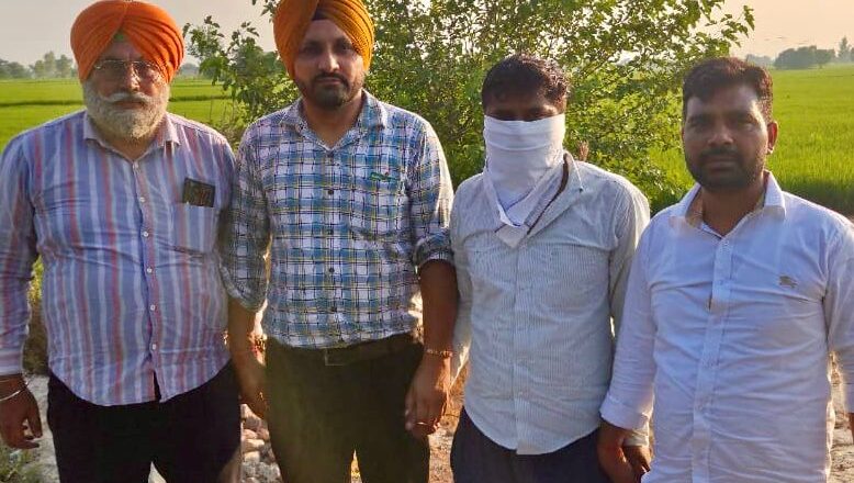 ਭ੍ਰਿਸ਼ਟਾਚਾਰ ਵਿਰੁੱਧ ਜ਼ੀਰੋ ਸਹਿਣਸ਼ੀਲਤਾ ;  60,000 ਰੁਪਏ ਰਿਸ਼ਵਤ ਲੈਂਦਾ ਕਲਰਕ ਵਿਜੀਲੈਂਸ ਬਿਊਰੋ ਵੱਲੋਂ ਰੰਗੇ ਹੱਥੀਂ ਕਾਬੂ