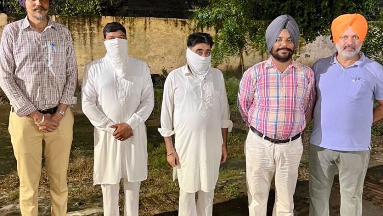 ਪੰਚਾਇਤ ਫੰਡਾਂ ਵਿੱਚ 24.69 ਲੱਖ ਰੁਪਏ ਦੇ ਗਬਨ ਦੇ ਦੋਸ਼ ਹੇਠ ਬੀ.ਡੀ.ਪੀ.ਓ. ਅਤੇ ਸਾਬਕਾ ਸਰਪੰਚ ਵਿਜੀਲੈਂਸ ਬਿਊਰੋ ਵੱਲੋਂ ਗ੍ਰਿਫ਼ਤਾਰ