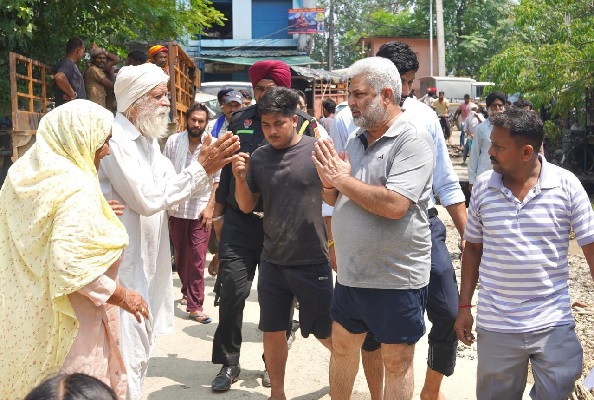 ਪੰਜਾਬ ਦੇ 2300 ਪਿੰਡਾਂ ‘ਚ ਅੱਜ ਤੋਂ ਸਫਾਈ ਮਹਾ ਅਭਿਆਨ ਸ਼ੁਰੂ – ਇਕੱਠੇ ਚਲਣਗੇ ਝਾੜੂ ਤੇ JCB ਮਸ਼ੀਨਾਂ