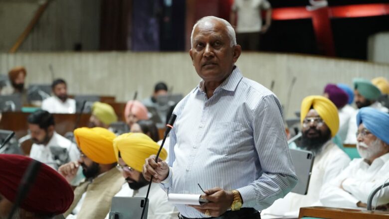 ਬਰਿੰਦਰ ਗੋਇਲ ਵੱਲੋਂ ਸਦਨ ‘ਚ 20 ਹਜ਼ਾਰ ਕਰੋੜ ਦੇ ਵਿਸ਼ੇਸ਼ ਪੈਕੇਜ ਦੀ ਮੰਗ ਅਤੇ ਕੇਂਦਰ ਦੇ ਲਾਪ੍ਰਵਾਹੀ ਤੇ ਮਤਰੇਈ ਮਾਂ ਵਾਲੇ ਰਵੱਈਏ ਦੀ ਨਿੰਦਾ ਦਾ ਮਤਾ ਪੇਸ਼