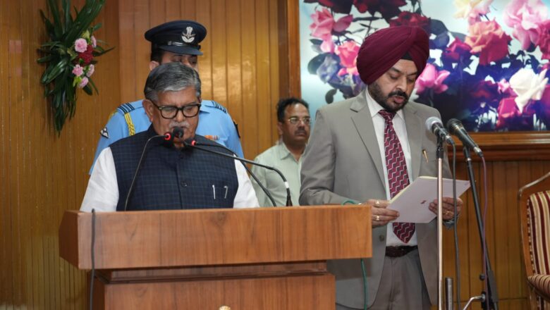 ਪੰਜਾਬ ਦੇ ਰਾਜਪਾਲ ਨੇ ਪੀਪੀਐਸਸੀ ਦੇ ਦੋ ਅਧਿਕਾਰਤ ਮੈਂਬਰਾਂ ਨੂੰ ਸਹੁੰ ਚੁਕਾਈ
