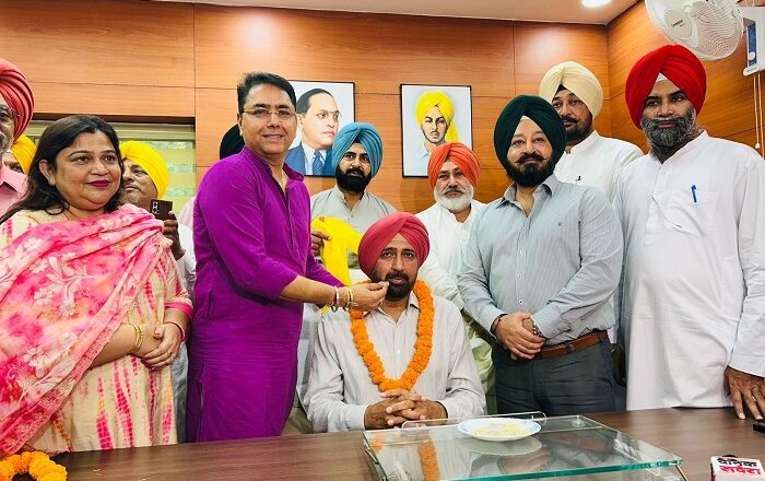 ਬਲਜਿੰਦਰ ਢਿੱਲੋਂ ਨੇ ਅਮਨ ਅਰੋੜਾ ਦੀ ਮੌਜੂਦਗੀ ਵਿੱਚ ਪੰਜਾਬ ਐਗਰੋ ਫੂਡਗ੍ਰੇਨਜ਼ ਕਾਰਪੋਰੇਸ਼ਨ ਦੇ ਚੇਅਰਮੈਨ ਵਜੋਂ ਅਹੁਦਾ ਸੰਭਾਲਿਆ