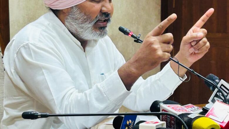 ਵਿੱਤ ਮੰਤਰੀ ਚੀਮਾ ਵੱਲੋਂ ਹੜ੍ਹ ਪ੍ਰਭਾਵਿਤ ਪੰਜਾਬ ਦੀ ਅਣਦੇਖੀ ਲਈ ਪ੍ਰਧਾਨ ਮੰਤਰੀ ਦੀ ਆਲੋਚਨਾ, ਭਾਜਪਾ ਦੀ ਉਦਾਸੀਨਤਾ ਨੂੰ ਉਜਾਗਰ ਕੀਤਾ