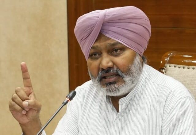 ਪ੍ਰਧਾਨ ਮੰਤਰੀ ਦੀ ਰਾਹਤ ਪੰਜਾਬ ਦੇ ਹੜ੍ਹ ਪ੍ਰਭਾਵਿਤ ਲੋਕਾਂ ‘ਤੇ ਇੱਕ “ਬੇਰਹਿਮ ਮਜ਼ਾਕ”: ਚੀਮਾ