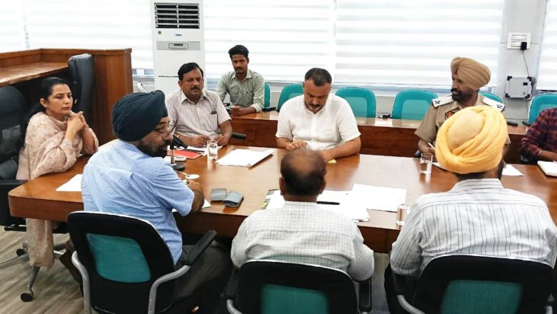 ਡਿਪਟੀ ਕਮਿਸ਼ਨਰ ਨੇ ਜ਼ਿਲ੍ਹਾ ਸੜ੍ਹਕ ਸੁਰੱਖਿਆ ਕਮੇਟੀ ਦੀ ਮੀਟਿੰਗ ਕੀਤੀ