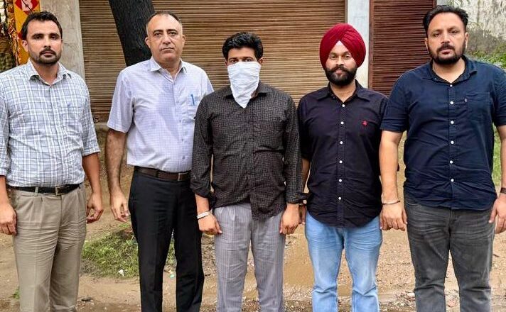 1.5 ਲੱਖ ਰੁਪਏ ਦੀ ਰਿਸ਼ਵਤ ਲੈਂਦਾ ਜੰਗਲਾਤ ਗਾਰਡ ਵਿਜੀਲੈਂਸ ਬਿਊਰੋ ਨੇ ਰੰਗੇ ਹੱਥੀਂ ਕੀਤਾ ਕਾਬੂ