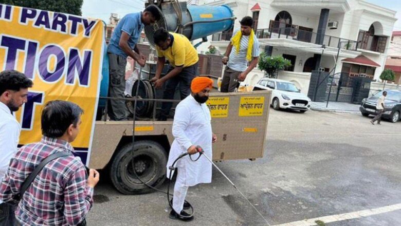 ਗਲੀ-ਗਲੀ ਤੱਕ ਪਹੁੰਚਿਆ ਸੈਨੀਟਾਈਜ਼ੇਸ਼ਨ ਅਭਿਆਨ, ਸਿੱਖਿਆ ਮੰਤਰੀ ਹਰਜੋਤ ਸਿੰਘ ਬੈਂਸ ਨੇ ਖੁਦ ਸੰਭਾਲੀ ਕਮਾਨ