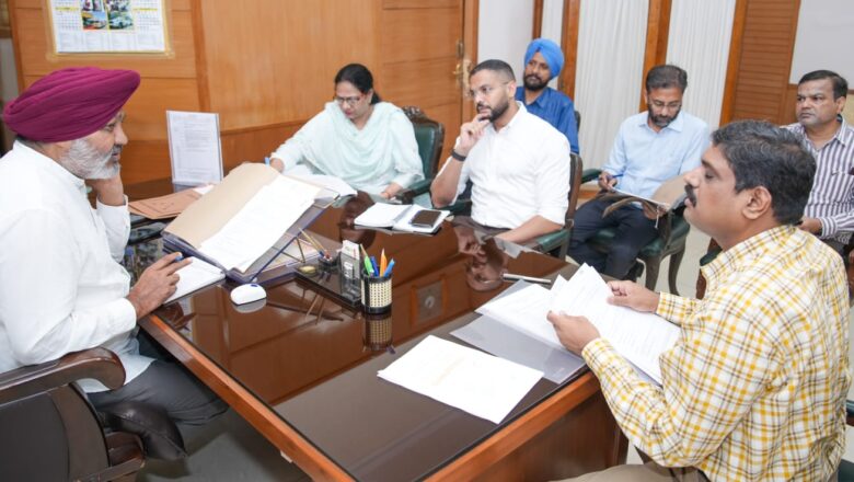 ਵਿੱਤ ਮੰਤਰੀ ਹਰਪਾਲ ਸਿੰਘ ਚੀਮਾ ਵੱਲੋਂ ਜ਼ਿਲ੍ਹਾ ਪ੍ਰੀਸ਼ਦ ਅਤੇ ਪੰਚਾਇਤ ਸੰਮਤੀ ਕਰਮਚਾਰੀਆਂ ਨੂੰ ਸਮੇਂ ਸਿਰ ਪੈਨਸ਼ਨ ਦੇਣ ਦੇ ਆਦੇਸ਼