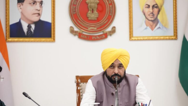 ਮੁੱਖ ਮੰਤਰੀ ਵੱਲੋਂ ਹੜ੍ਹ ਪ੍ਰਭਾਵਿਤ ਕਸਬਿਆਂ ਅਤੇ ਸ਼ਹਿਰਾਂ ਵਿੱਚ ਚੱਲ ਰਹੇ ਸਫਾਈ, ਮੁਰੰਮਤ ਅਤੇ ਰਾਹਤ ਕਾਰਜਾਂ ਦਾ ਜਾਇਜ਼ਾ