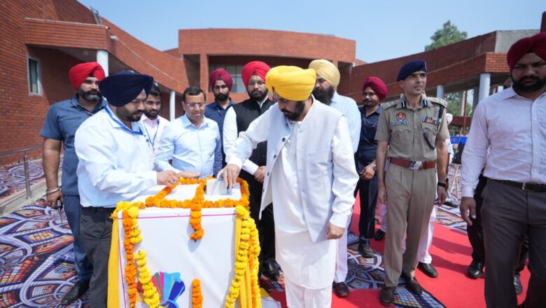 ਮੁੱਖ ਮੰਤਰੀ ਵੱਲੋਂ ਖਟਕੜ ਕਲਾਂ ਵਿਖੇ ਸ਼ਹੀਦ-ਏ-ਆਜ਼ਮ ਭਗਤ ਸਿੰਘ ਨੂੰ ਸ਼ਰਧਾ ਦੇ ਫੁੱਲ ਭੇਟ