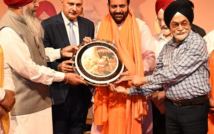 मुख्यमंत्री नायब सिंह सैनी “शेर-ए-पंजाब महाराजा रणजीत सिंह पुरस्कार” से सम्मानित