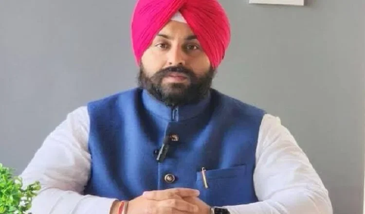 ਹਰਜੋਤ ਸਿੰਘ ਬੈਂਸ ਨੇ ਆਪਣੇ ਦਫ਼ਤਰ ਵਿੱਚ ਸ੍ਰੀ ਗੁਰੂ ਤੇਗ ਬਹਾਦਰ ਸਾਹਿਬ ਜੀ ਦੇ 350ਵੇਂ ਸ਼ਹੀਦੀ ਪੁਰਬ ਸਬੰਧੀ ਲੋਗੋ ਲਗਾਇਆ