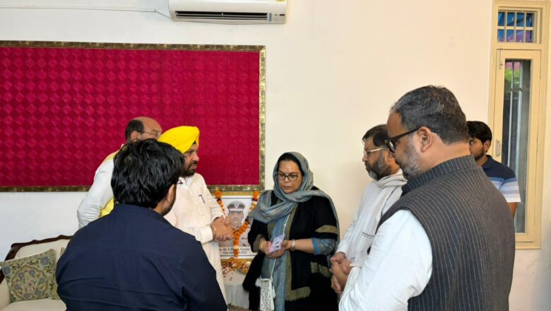 ਹਰਭਜਨ ਸਿੰਘ ਈ. ਟੀ. ਓ., ਡਾਕਟਰ ਰਵਜੋਤ ਸਿੰਘ ਅਤੇ ਮਹਿੰਦਰ ਭਗਤ ਵਲੋਂ ਵਾਈ.ਪੂਰਨ ਕੁਮਾਰ ਦੇ ਪਰਿਵਾਰ ਨਾਲ ਮੁਲਾਕਾਤ