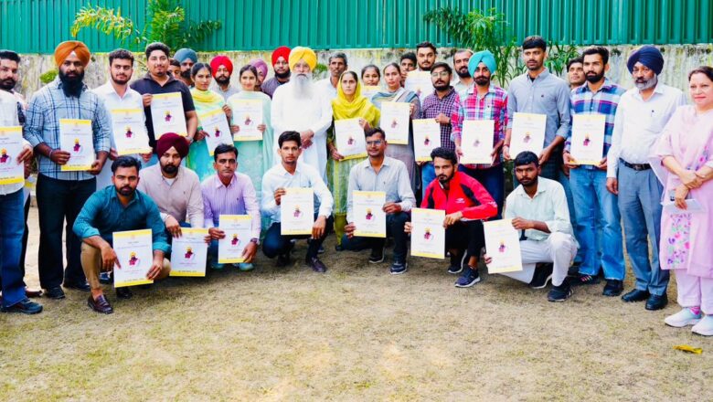 ਗੁਰਮੀਤ ਸਿੰਘ ਖੁੱਡੀਆਂ ਨੇ 25 ਵੈਟਰਨਰੀ ਇੰਸਪੈਕਟਰਾਂ ਸਮੇਤ ਕੁੱਲ 28 ਨਵੇਂ ਭਰਤੀ ਹੋਏ ਉਮੀਦਵਾਰਾਂ ਨੂੰ ਨਿਯੁਕਤੀ ਪੱਤਰ ਸੌਂਪੇ