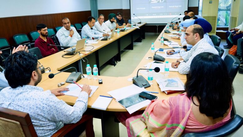 ਡਾ. ਰਵਜੋਤ ਸਿੰਘ ਵੱਲੋਂ ਅੰਮ੍ਰਿਤਸਰ, ਜਲੰਧਰ ਅਤੇ ਪਟਿਆਲਾ ਵਿੱਚ ਮੈਸਰਜ਼ ਐਲ ਐਂਡ ਟੀ ਦੁਆਰਾ ਚਲਾਏ ਜਾ ਰਹੇ ਜਲ ਸਪਲਾਈ ਪ੍ਰੋਜੈਕਟਾਂ ਦੀ ਪ੍ਰਗਤੀ ਦਾ ਜਾਇਜ਼ਾ