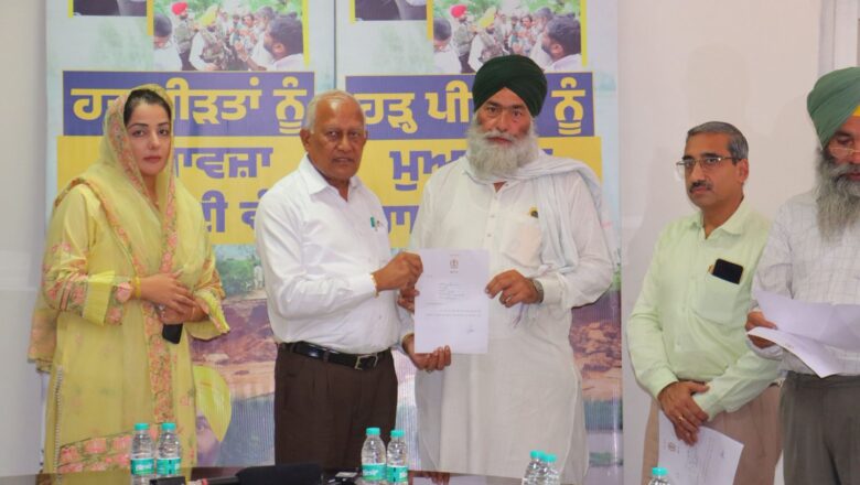 ਮੁੱਖ ਮੰਤਰੀ ਭਗਵੰਤ ਸਿੰਘ ਮਾਨ ਦਾ ਵਾਅਦਾ ਪੂਰਾ ਹੋਇਆ, ਪੰਜਾਬ ਸਰਕਾਰ ਨੇ 14 ਜ਼ਿਲ੍ਹਿਆਂ ਵਿੱਚ ਹੜ੍ਹਾਂ ਦੇ ਨੁਕਸਾਨ ਦਾ ਮੁਆਵਜ਼ਾ ਵੰਡਿਆ