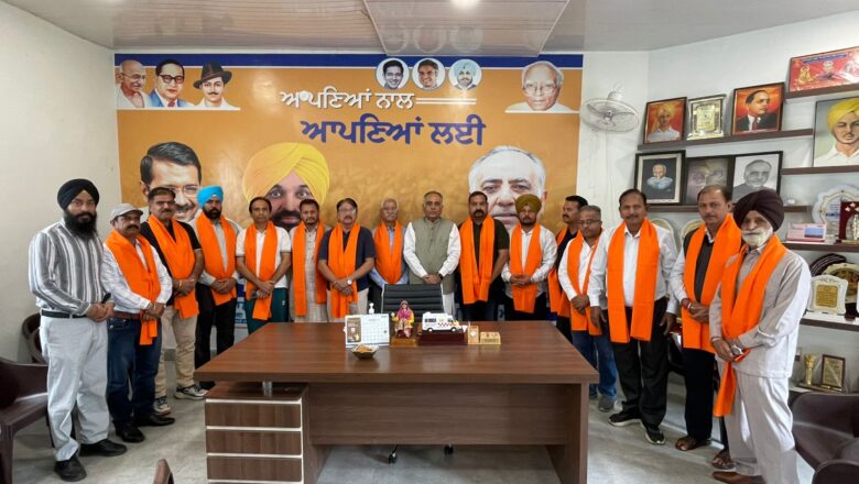 ਆਮ ਆਦਮੀ ਪਾਰਟੀ ਵੱਲੋਂ ਹਲਕਾ ਗੁਰਦਾਸਪੁਰ ਵਿੱਚ ਨਵੇਂ ਬਲਾਕ ਪ੍ਰਧਾਨਾਂ ਦੀ ਨਿਯੁਕਤੀ, ਸੀਨੀਅਰ ਆਗੂ ਰਮਨ ਬਹਿਲ ਵੱਲੋਂ ਵਧਾਈ