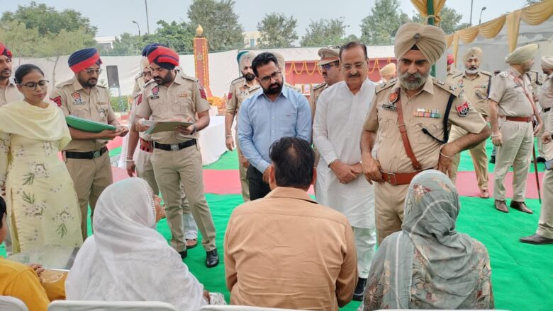 ਦੇਸ਼ ਦੀ ਏਕਤਾ ਅਤੇ ਅਖੰਡਤਾ ਨੂੰ ਬਰਕਰਾਰ ਰੱਖਣ ਲਈ ਕੀਮਤੀ ਜਾਨਾਂ ਗਵਾਉਣ ਵਾਲਿਆਂ *ਤੇ ਸਾਨੂੰ ਮਾਣ -ਐਸ.ਐਸ.ਪੀ