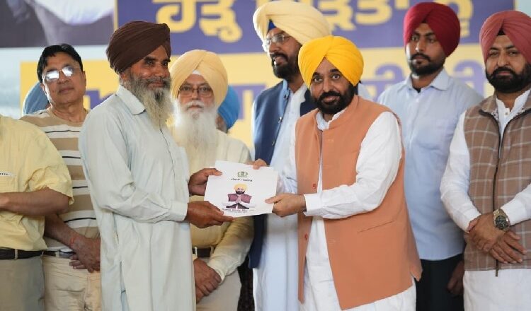 ਦੀਵਾਲੀ ਤੋਂ ਪਹਿਲਾਂ ਹੜ੍ਹ ਪੀੜਤਾਂ ਨੂੰ ਪ੍ਰਤੀ ਏਕੜ 20,000 ਰੁਪਏ ਦੀ ਵੱਡੀ ਰਾਹਤ, ਸਿਰਫ਼ 30 ਦਿਨਾਂ ਵਿੱਚ 209 ਕਰੋੜ ਰੁਪਏ ਜਾਰੀ