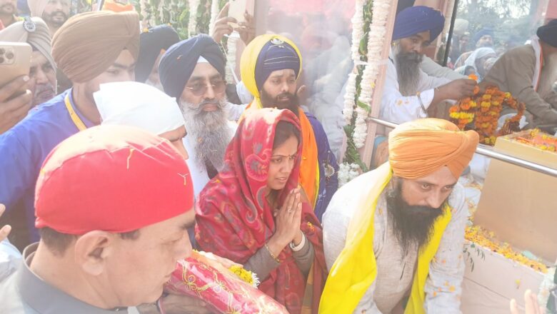 ਹੁਸ਼ਿਆਰਪੁਰ ਜ਼ਿਲ੍ਹੇ ‘ਚ ਨਗਰ ਕੀਰਤਨ ਦਾ ਸ਼ਾਨਦਾਰ ਸਵਾਗਤ – ਦਿੱਤਾ ਗਿਆ ਗਾਰਡ ਆਫ਼ ਆਨਰ