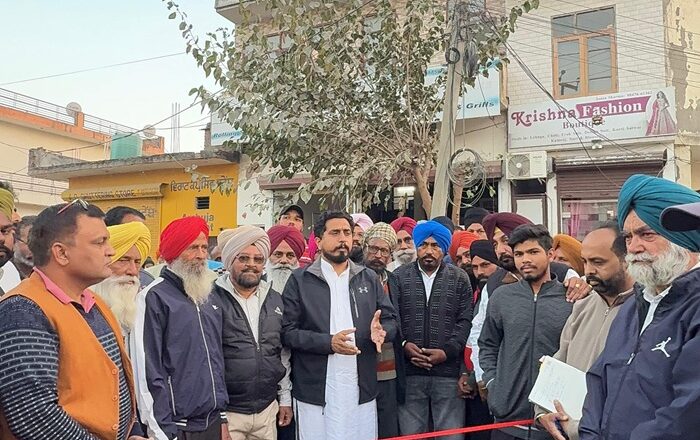 ਵਿਧਾਇਕ ਚੱਢਾ ਨੇ 66 ਲੱਖ ਦੀ ਲਾਗਤ ਨਾਲ਼ ਹੋਣ ਵਾਲੇ ਹੁਸੈਨਪੁਰ-ਲਾਡਲ ਸੜਕ ਦਾ ਕੰਮ ਕਰਵਾਇਆ ਸ਼ੁਰੂ