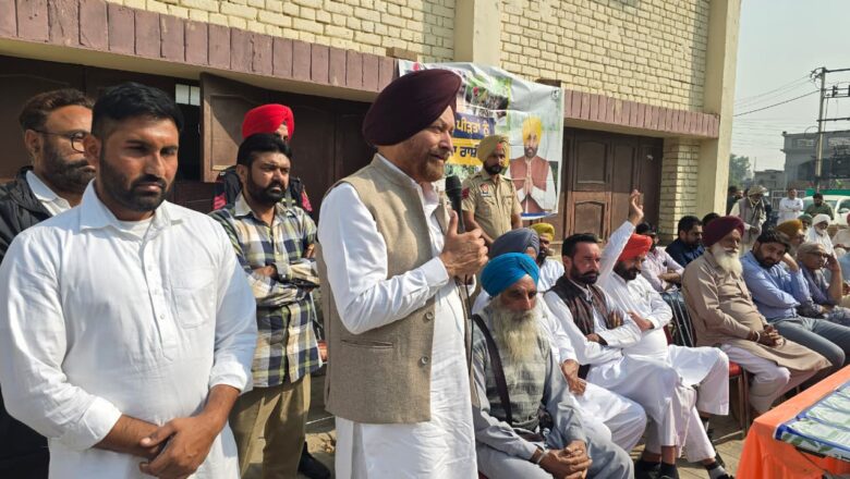 ਵਿਧਾਇਕ ਕਾਕਾ ਬਰਾੜ ਨੇ ਵੱਖ-ਵੱਖ ਪਿੰਡਾਂ ’ਚ ਘਰਾਂ ਦੇ ਨੁਕਸਾਨ ਸਬੰਧੀ ਮੁਆਵਜੇ ਅਧੀਨ 270 ਲਾਭਪਾਤਰੀਆਂ ਨੂੰ ਜਾਰੀ ਕੀਤੇ ਸੈਕਸ਼ਨ ਲੈਟਰ