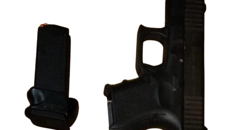 ਗੁਰਦਾਸਪੁਰ ਪੁਲਿਸ ਨੇ ਫਿਰੌਤੀ ਨਾਲ ਸਬੰਧਤ ਗੋਲੀਬਾਰੀ ਦੀਆਂ ਦੋ ਘਟਨਾਵਾਂ ਦੀ ਗੁੱਥੀ ਸੁਲਝਾਈ; ਪਿਸਤੌਲ ਸਮੇਤ ਦੋ ਵਿਅਕਤੀ ਗ੍ਰਿਫ਼ਤਾਰ