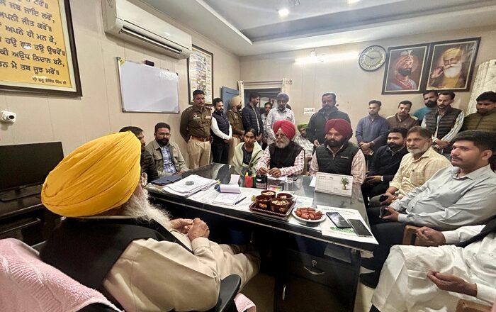 ਕੈਬਨਿਟ ਮੰਤਰੀ ਗੁਰਮੀਤ ਸਿੰਘ ਖੁੱਡੀਆਂ ਨੇ ਖੇਤੀਬਾੜੀ ਦਫਤਰ ਦਾ ਅਚਨਚੇਤ ਕੀਤਾ ਦੌਰਾ