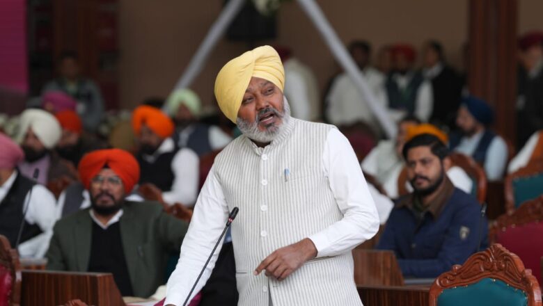 ਵਿੱਤ ਮੰਤਰੀ ਹਰਪਾਲ ਸਿੰਘ ਚੀਮਾ ਵੱਲੋਂ ਸ੍ਰੀ ਅਨੰਦਪੁਰ ਸਾਹਿਬ ਵਿਖੇ ਸੱਦੇ ਇਤਿਹਾਸਕ ਵਿਧਾਨ ਸਭਾ ਇਜਲਾਸ ਦੌਰਾਨ ਸ੍ਰੀ ਗੁਰੂ ਤੇਗ਼ ਬਹਾਦਰ ਜੀ ਨੂੰ ਸ਼ਰਧਾਂਜਲੀ