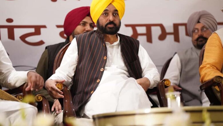 ਮੁੱਖ ਮੰਤਰੀ ਨੇ ਨੌਵੇਂ ਪਾਤਸ਼ਾਹ ਸ੍ਰੀ ਗੁਰੂ ਤੇਗ਼ ਬਹਾਦਰ ਜੀ ਦੇ ਚਰਨ ਛੋਹ ਪ੍ਰਾਪਤ 142 ਪਿੰਡਾਂ ਤੇ ਸ਼ਹਿਰਾਂ ਦੇ ਵਿਕਾਸ ਲਈ 71 ਕਰੋੜ ਰੁਪਏ ਦੇ ਚੈੱਕ ਵੰਡੇ