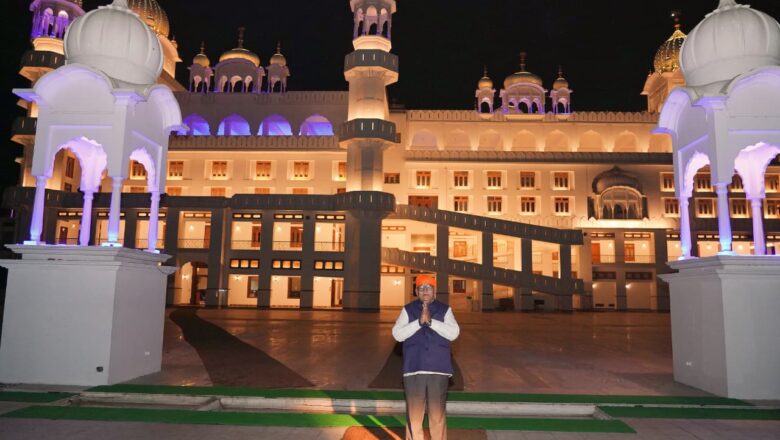 ਪੰਜਾਬ ਦੇ ਰਾਜਪਾਲ ਗੁਰਦੁਆਰਾ ਦਰਬਾਰ ਸ੍ਰੀ ਗੁਰੂ ਗ੍ਰੰਥ ਸਾਹਿਬ ਜੀ ਬੁਲੰਦਪੁਰੀ ਸਾਹਿਬ ਵਿਖੇ ਹੋਏ ਨਤਮਸਤਕ