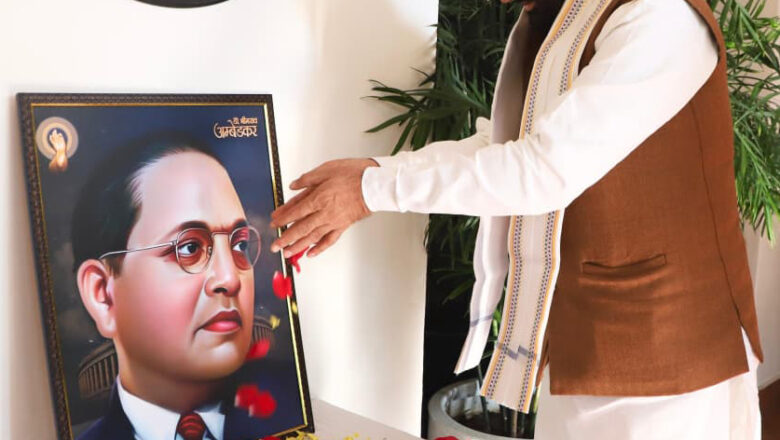 मुख्यमंत्री नायब सिंह सैनी ने संविधान निर्माता डॉ. भीमराव अंबेडकर के महापरिनिर्वाण दिवस पर किया नमन