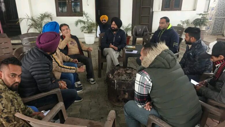 ਵਿਧਾਇਕ ਐਡਵੋਕੈਟ ਅਮਰਪਾਲ ਸਿੰਘ ਨੇ ਲੋਕ ਮਿਲਣੀ ਰਾਹੀਂ ਲੋਕਾਂ ਦੀਆਂ ਮੁਸ਼ਕਿਲਾਂ ਸੁਣਕੇ ਕੀਤੀਆਂ ਹੱਲ