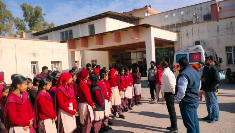 ਸਿਹਤ ਪ੍ਰਣਾਲੀ ਨਾਲ ਨੌਜਵਾਨਾਂ ਦੀ ਜਾਣ-ਪਛਾਣ ਲਈ ਵਿਦਿਆਰਥੀਆਂ ਦਾ ਸੀ.ਐਚ.ਸੀ. ਭਰਤਗੜ੍ਹ ਸਿੱਖਿਆਤਮਕ ਦੌਰਾ