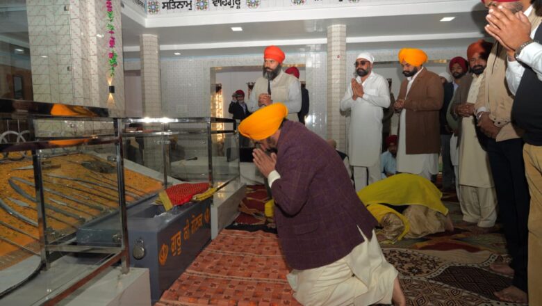 ਮੁੱਖ ਮੰਤਰੀ ਵੱਲੋਂ ਪਿੰਡਾਂ ਨੂੰ ਧੜੇਬੰਦੀ ਤੋਂ ਉਪਰ ਕੇ ਭਾਈਚਾਰਕ ਸਾਂਝ ਕਾਇਮ ਰੱਖਣ ਦੀ ਅਪੀਲ