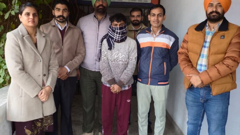 1500 ਰਿਸ਼ਵਤ ਲੈਂਦਾ ਨਿੱਜੀ ਵਿਅਕਤੀ ਵਿਜੀਲੈਂਸ ਬਿਊਰੋ ਵੱਲੋਂ ਰੰਗੇ ਹੱਥੀਂ ਕਾਬੂ