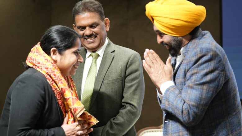 ਆਮ ਆਦਮੀ ਦੀ ਭਲਾਈ ਲਈ ਹਰ ਸੰਭਵ ਕੋਸ਼ਿਸ਼ ਕਰੋ: ਮੁੱਖ ਮੰਤਰੀ ਭਗਵੰਤ ਸਿੰਘ ਮਾਨ ਵੱਲੋਂ ਆਲ ਇੰਡੀਆ ਤੇ ਕੇਂਦਰੀ ਸੇਵਾਵਾਂ ਦੇ ਅਧਿਕਾਰੀਆਂ ਨੂੰ ਅਪੀਲ