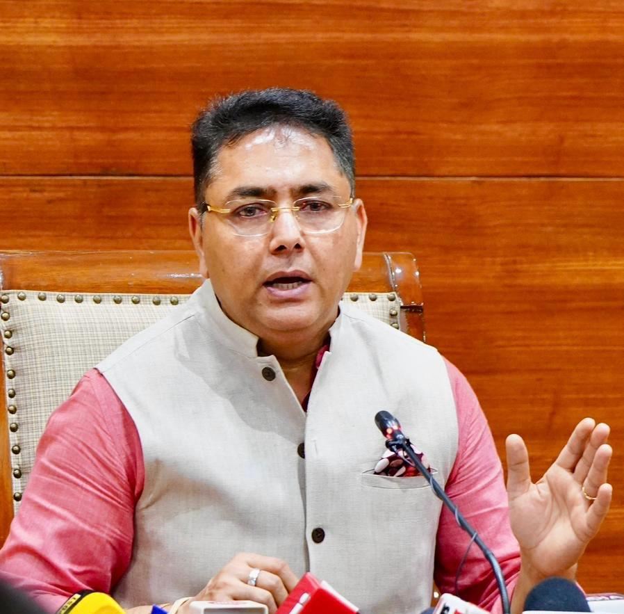 WhatsApp Image 2025 12 31 at 17.47.51