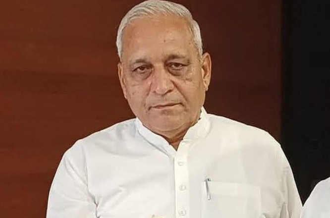 राष्ट्रीय पेंटिंग वर्कशॉप में शिरकत करने वाले कलाकारों का मंत्री रणबीर गंगवा ने बढ़ाया हौसला