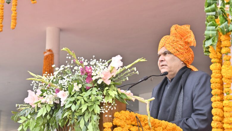 ਕੈਬਨਿਟ ਮੰਤਰੀ ਸ੍ਰੀ ਸੰਜੀਵ ਅਰੋੜਾ ਨੇ ਫ਼ਰੀਦਕੋਟ ਵਿੱਚ 77ਵੇਂ ਗਣਤੰਤਰ ਦਿਵਸ ਮੌਕੇ ਝੰਡਾ ਲਹਿਰਾਇਆ