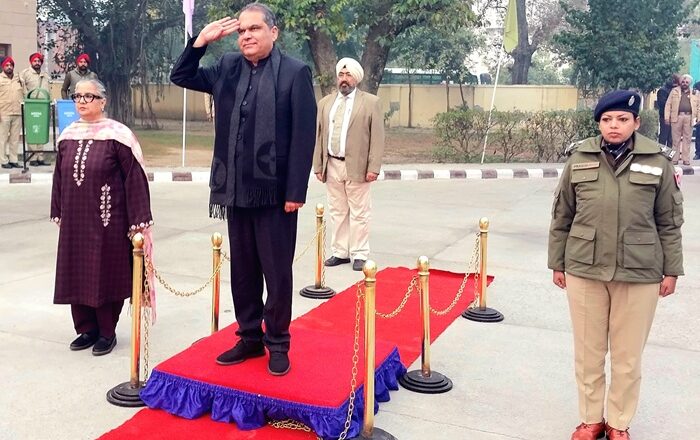 ਕੈਬਨਿਟ ਮੰਤਰੀ ਸ੍ਰੀ ਸੰਜੀਵ ਅਰੋੜਾ ਨੇ ਫ਼ਰੀਦਕੋਟ ਵਿੱਚ 77ਵੇਂ ਗਣਤੰਤਰ ਦਿਵਸ ਮੌਕੇ ਝੰਡਾ ਲਹਿਰਾਇਆ