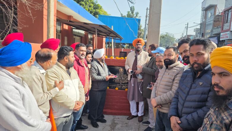 ਅਜਨਾਲਾ ਸ਼ਹਿਰ ਵਿੱਚ ਕਰੀਬ 68 ਲੱਖ ਰੁਪਏ ਦੀ ਲਾਗਤ ਨਾਲ 122 ਸਥਾਨਾਂ ਤੇ ਸੀ.ਸੀ.ਟੀ.ਵੀ. ਕੈਮਰੇ ਲੱਗਣ ਦਾ ਕੰਮ ਸ਼ੁਰੂ – ਧਾਲੀਵਾਲ