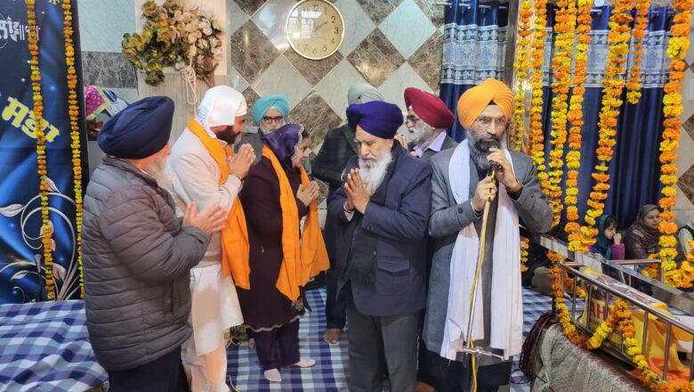 ਸ੍ਰੀ ਗੁਰੂ ਗੋਬਿੰਦ ਸਿੰਘ ਜੀ ਦੇ ਪ੍ਰਕਾਸ਼ ਪੂਰਬ ਦੇ ਪਾਵਨ ਦਿਹਾੜੇ ਮੌਕੇ ਕਰਵਾਏ ਗਏ ਸਮਾਗਮ ਵਿਚ ਵਿਧਾਇਕ ਫਾਜ਼ਿਲਕਾ ਤੇ ਮੈਡਮ ਖੁਸ਼ਬੂ ਸਵਨਾ ਨੇ ਕੀਤੀ ਸ਼ਮੂਲੀਅਤ