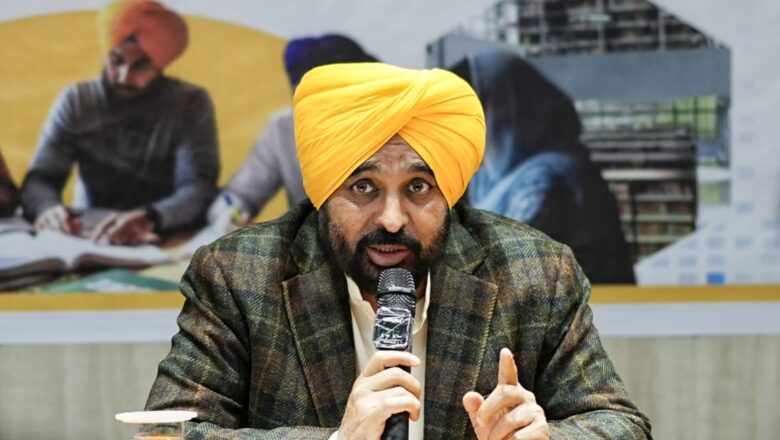 ਪੰਜਾਬ ਸਰਕਾਰ ਨੌਜਵਾਨਾਂ ਨੂੰ ਮੁਕਾਬਲੇ ਵਾਲੀਆਂ ਪ੍ਰੀਖਿਆਵਾਂ ਦੀ ਤਿਆਰੀ ਕਰਵਾਉਣ ਲਈ ਸਖ਼ਤ ਯਤਨ ਕਰ ਰਹੀ ਹੈ: ਮੁੱਖ ਮੰਤਰੀ ਭਗਵੰਤ ਸਿੰਘ ਮਾਨ